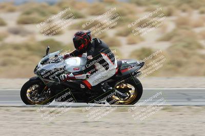 media/May-05-2025-Moto Forza (Mon) [[3c1838c5e5]]/2-B Group/Session 3 (Panning Test Turn 14 Inside)/